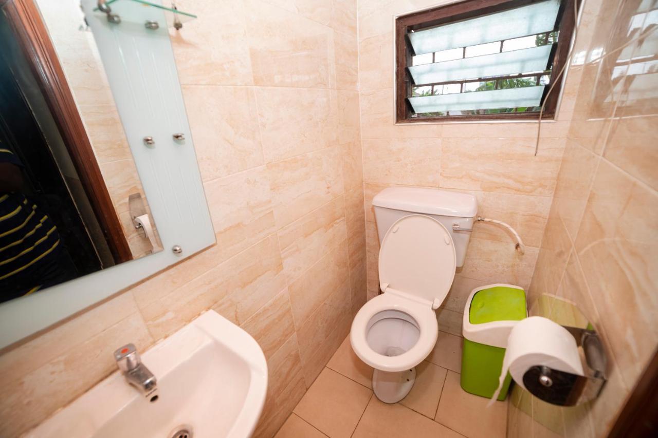 Bombay Hotel Accra Extérieur photo