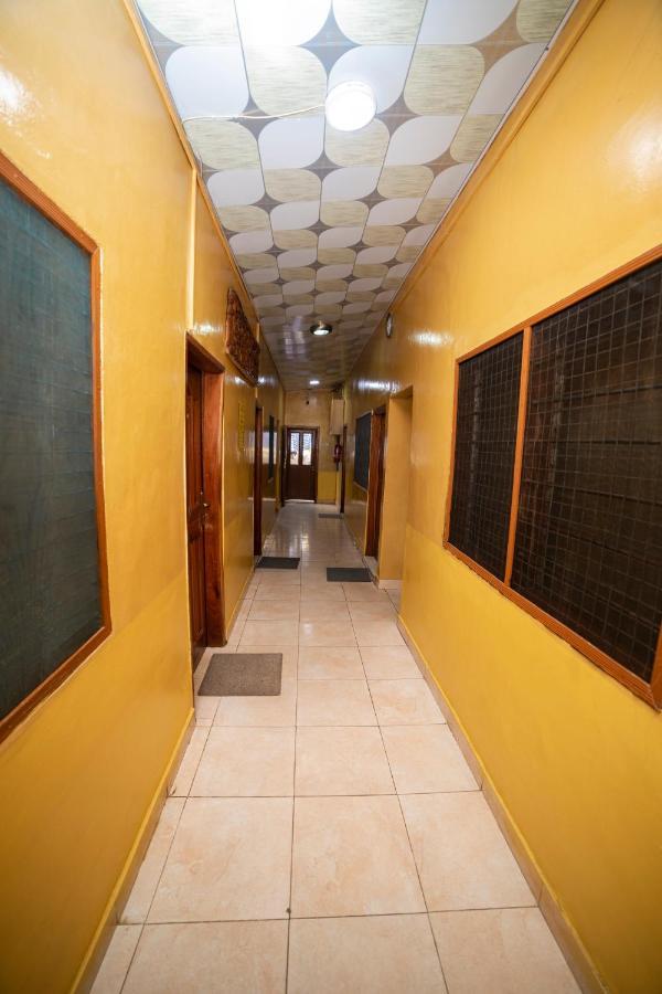 Bombay Hotel Accra Extérieur photo