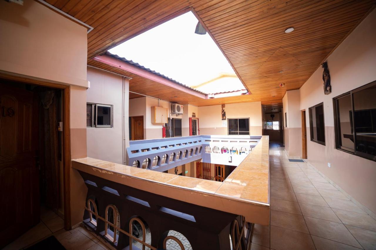 Bombay Hotel Accra Extérieur photo