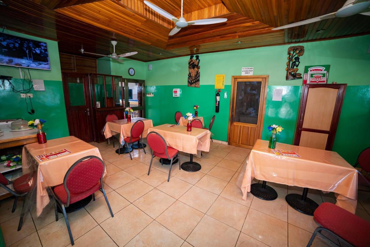 Bombay Hotel Accra Extérieur photo