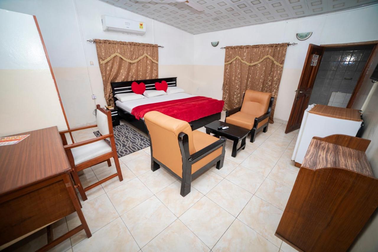Bombay Hotel Accra Extérieur photo