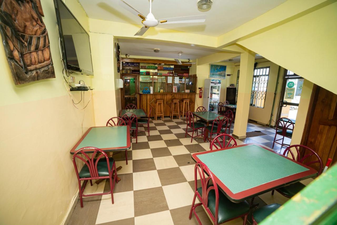 Bombay Hotel Accra Extérieur photo