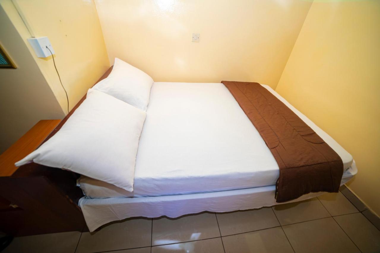 Bombay Hotel Accra Extérieur photo