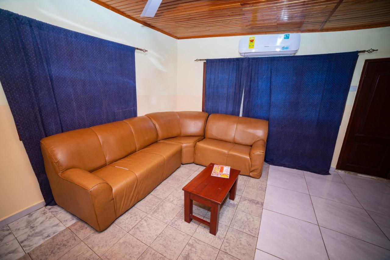 Bombay Hotel Accra Extérieur photo